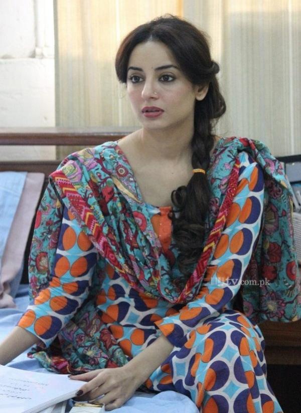 Sarwat Gilani Body Size