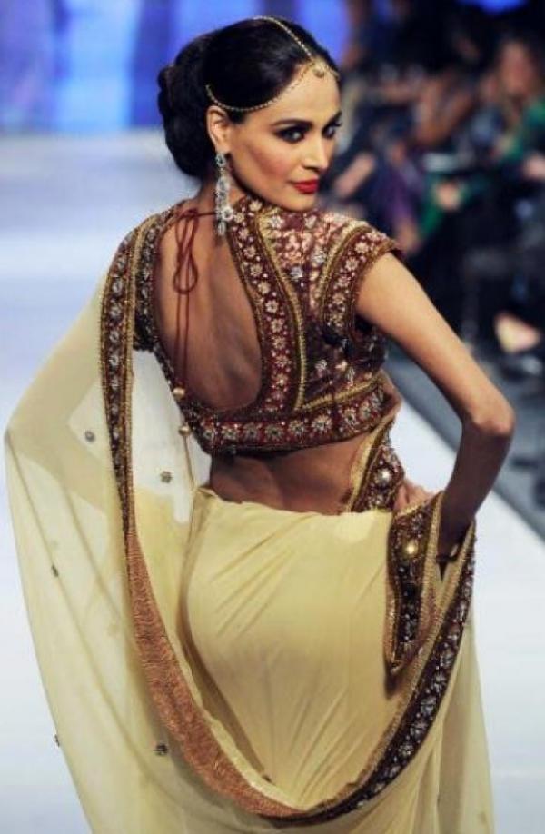 Mehreen Syed Body Size