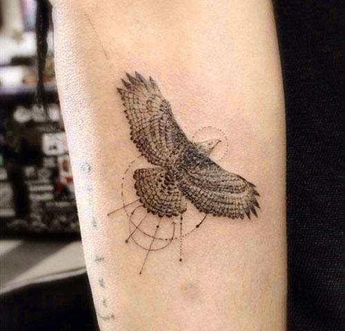 zoe kravitz eagle arm tattoo